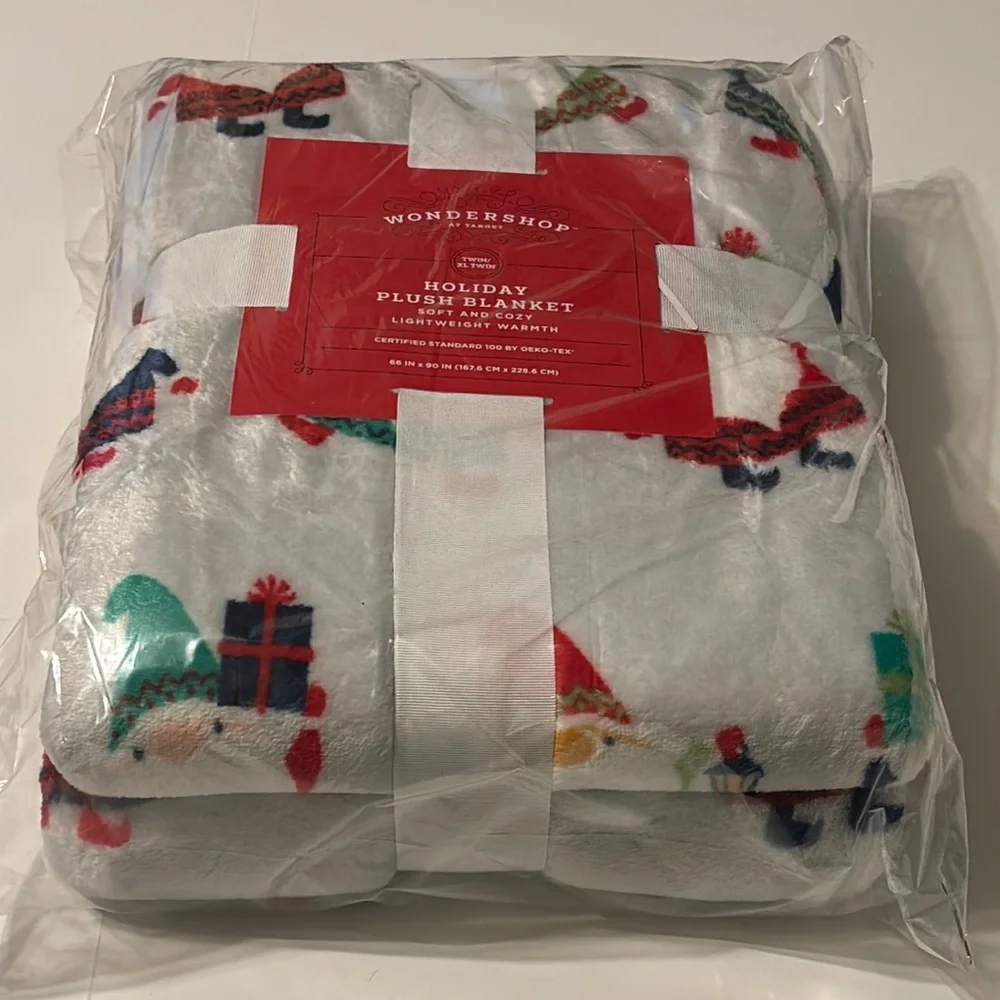 Wondershop Gnome Festive Holiday Plush Blanket in Gray